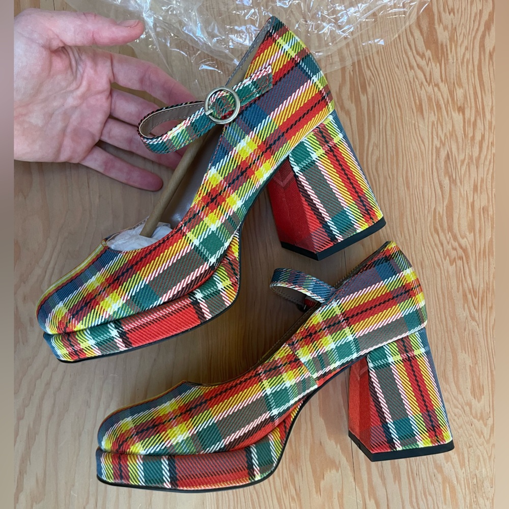 NIB Steve Madden Plaid Mingle Heels Sz. 6 Clueless Clown Round Toe Strappy